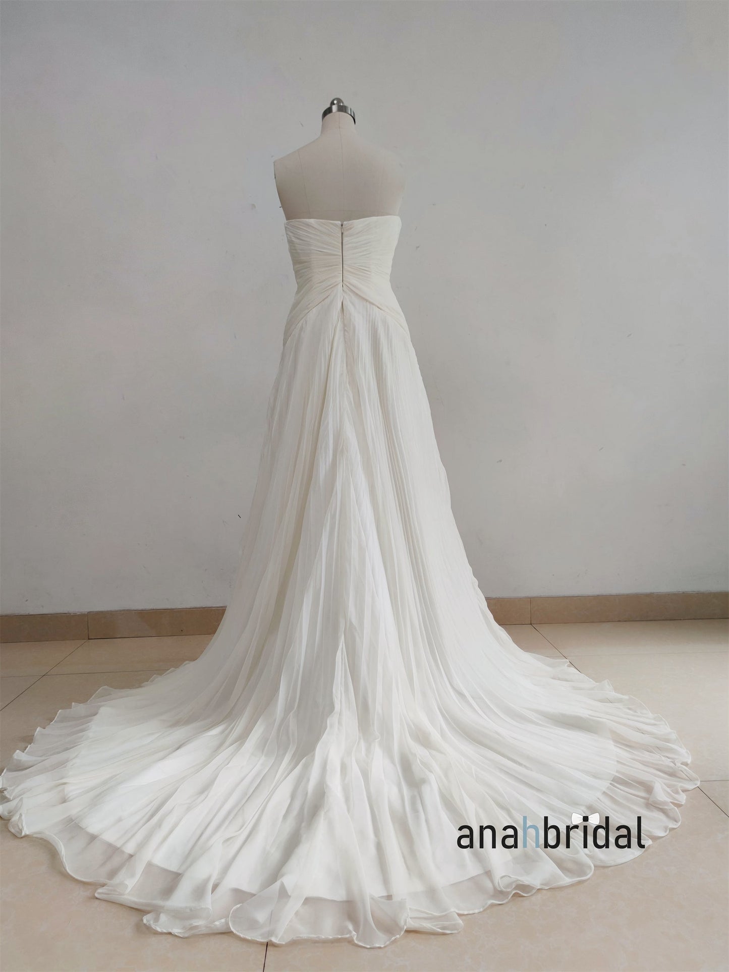 Strapless Sweetheart Luxury Wedding Dress
