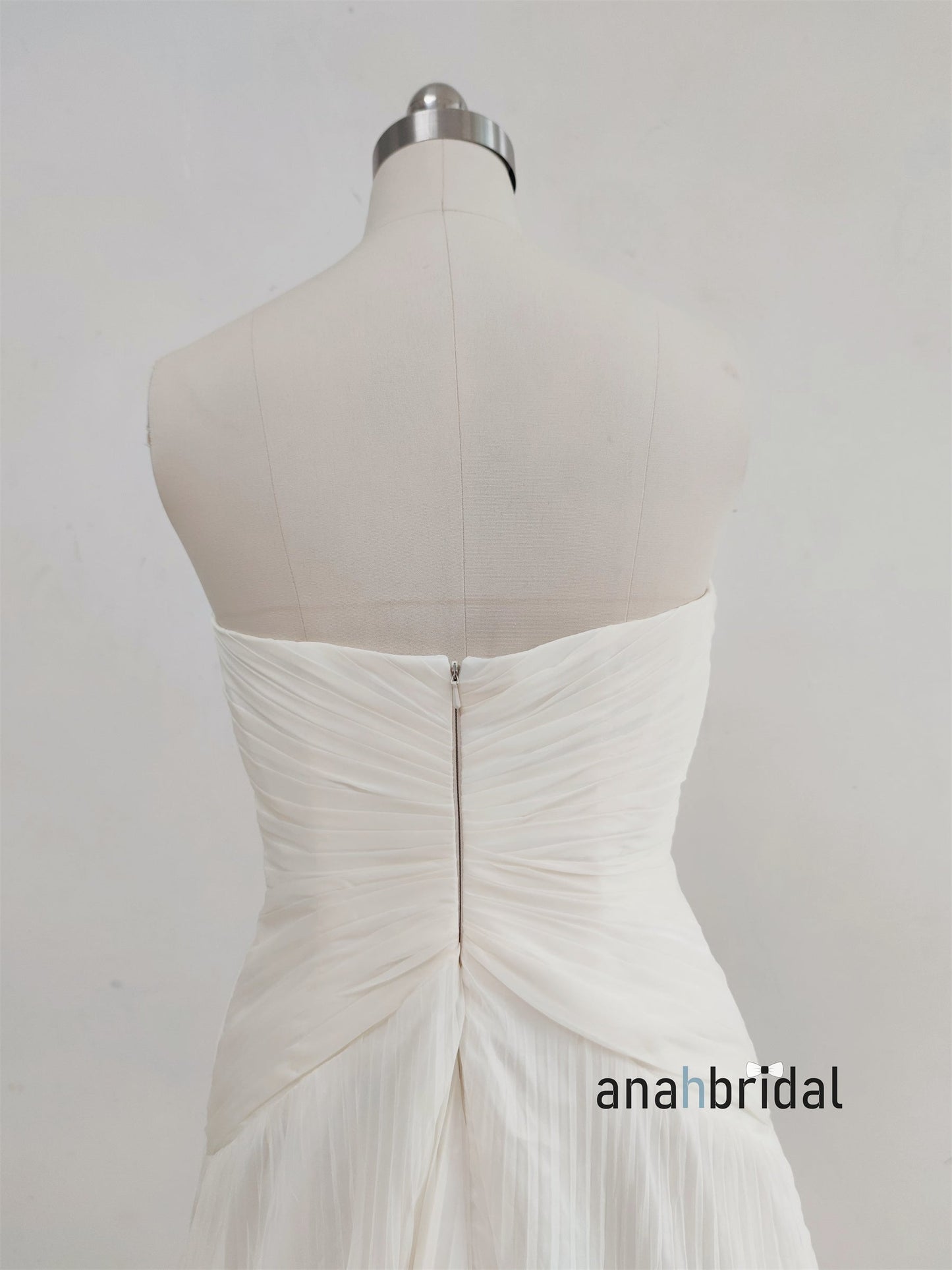 Strapless Sweetheart Luxury Wedding Dress