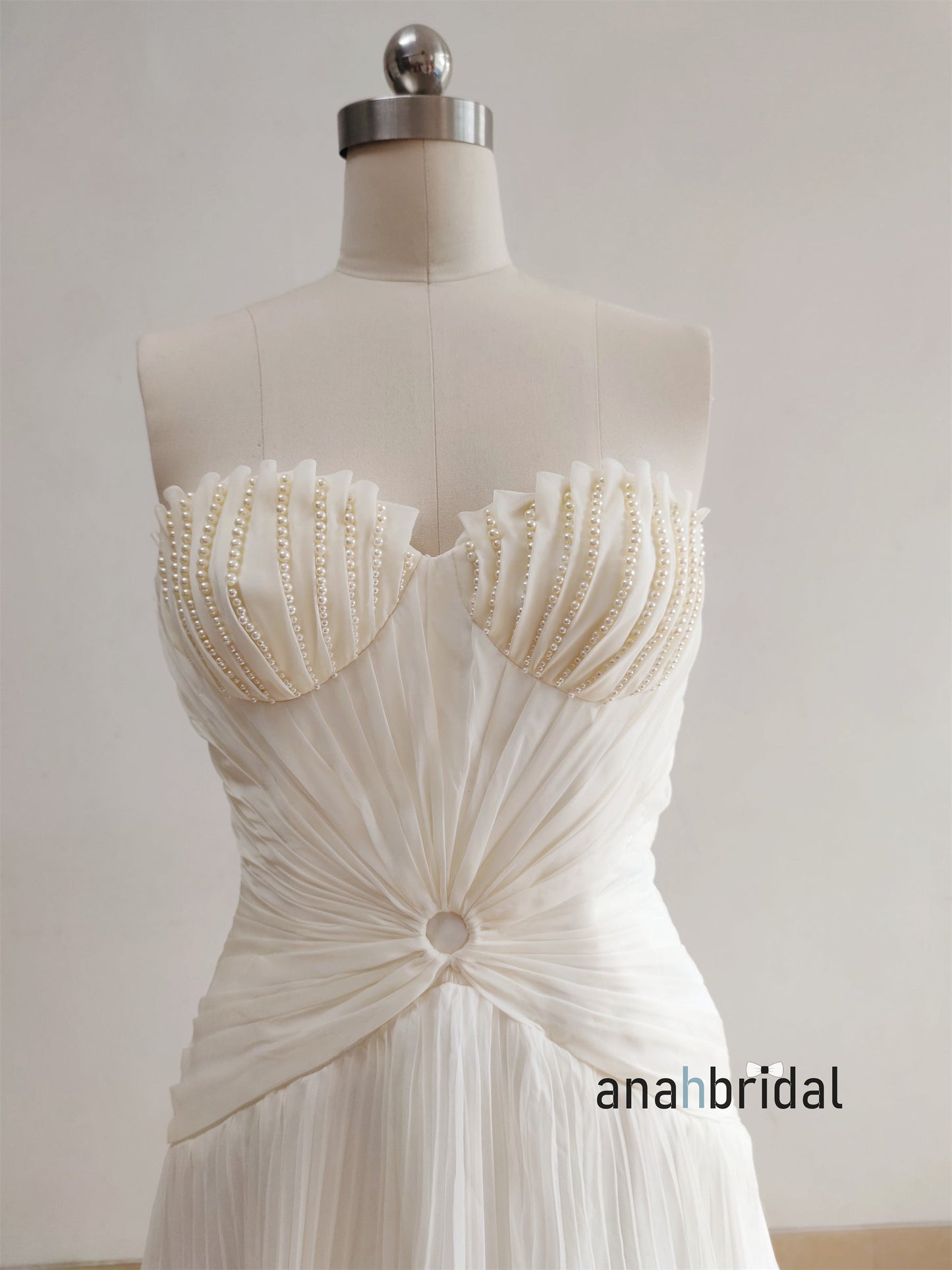 Strapless Sweetheart Luxury Wedding Dress