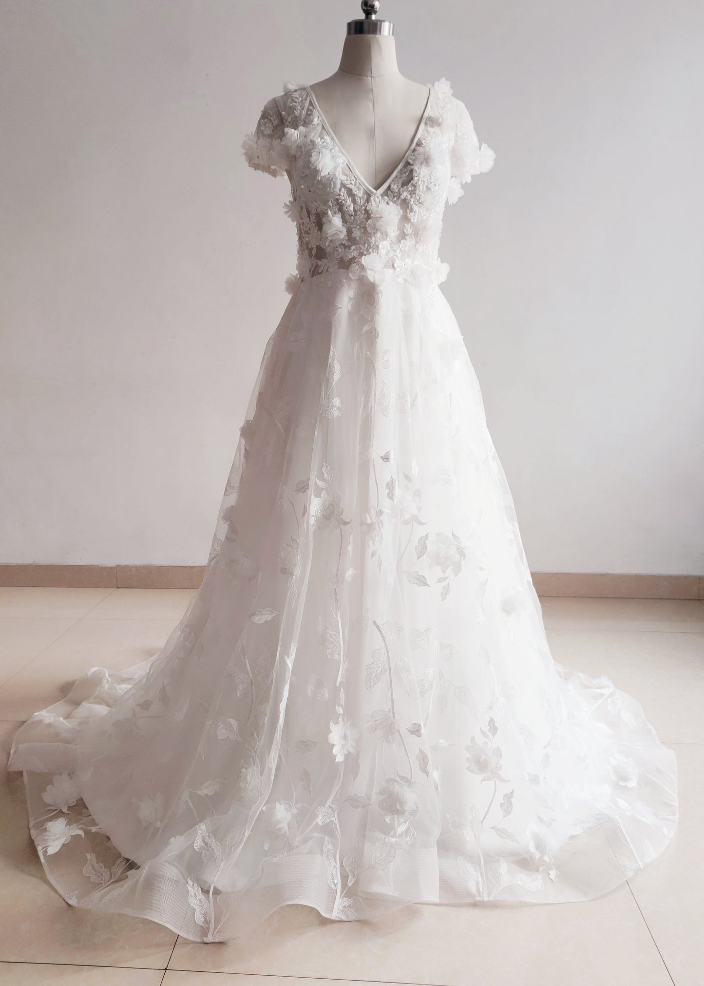 Ivory Floral Lace Romantic Wedding Dress